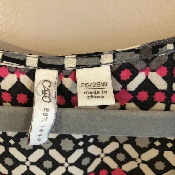 $5❤️Bundled Cato Blouse - Picture 2 of 5